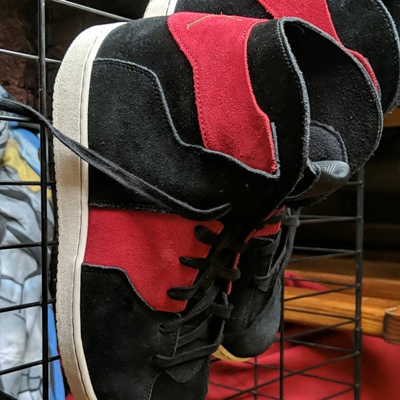 Shoes - Picture 3 of 4